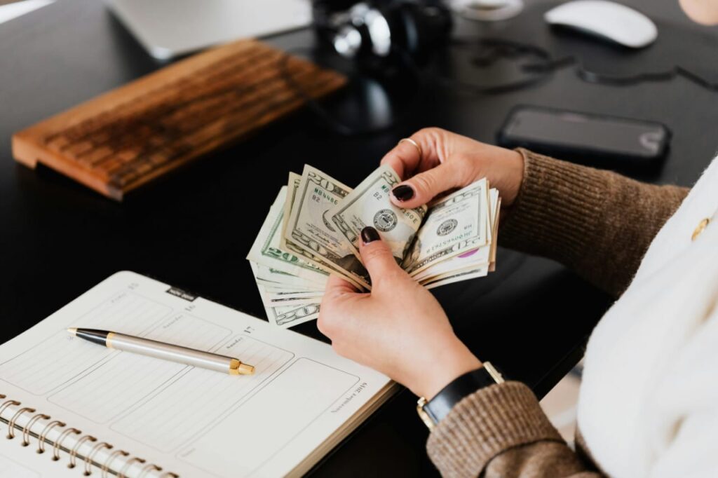 Young woman planning her monthly budget in her 20s