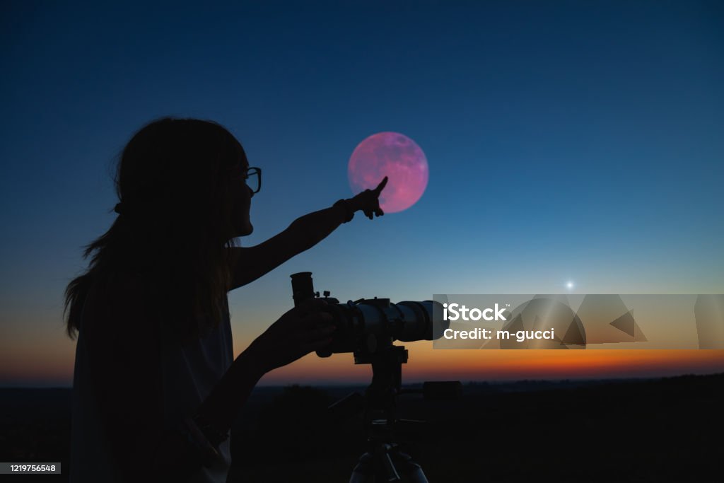 "How to safely watch Lunar Eclipse 2025 with eclipse glasses"