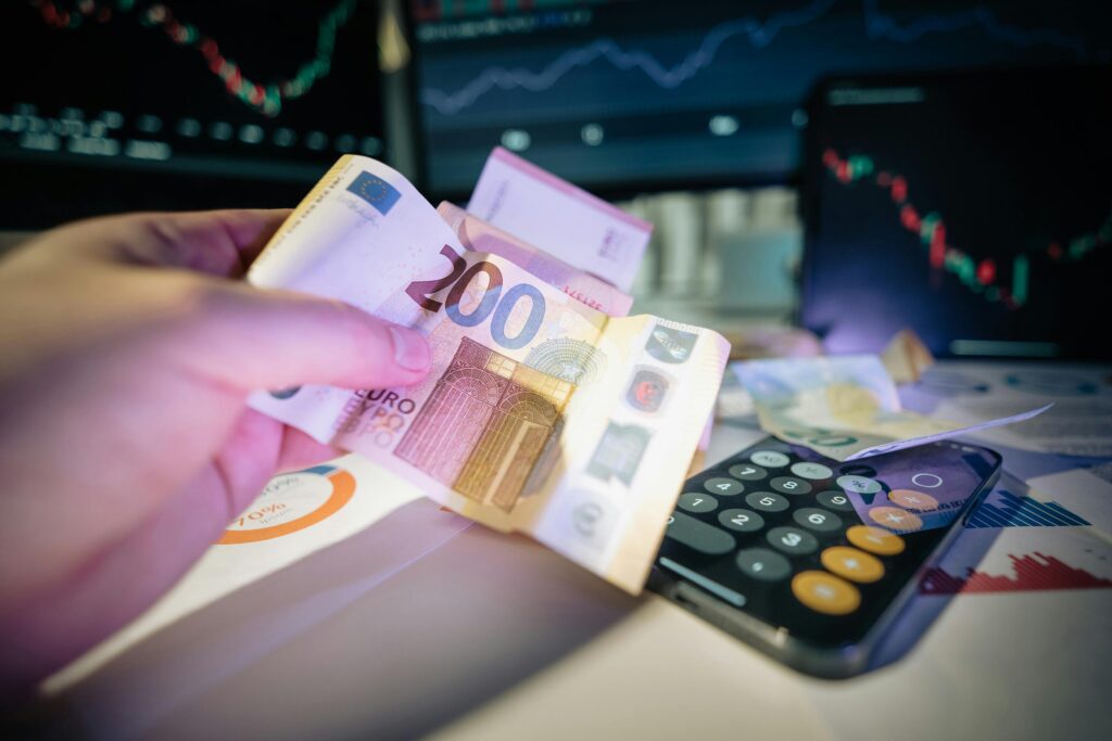 Risk factor in Dropshipping vs Affiliate Marketing 2025