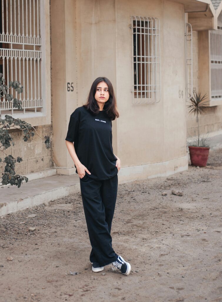 Celebrity Fashion Inspo 2025 oversized t-shirt cargo pants